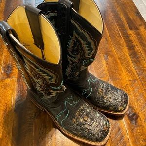 Black mystic Carmen boots